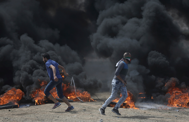 Illustration for article titled While Trump Congratulates Israel and Plugs Fox News, Here’s What’s Happening in Gaza